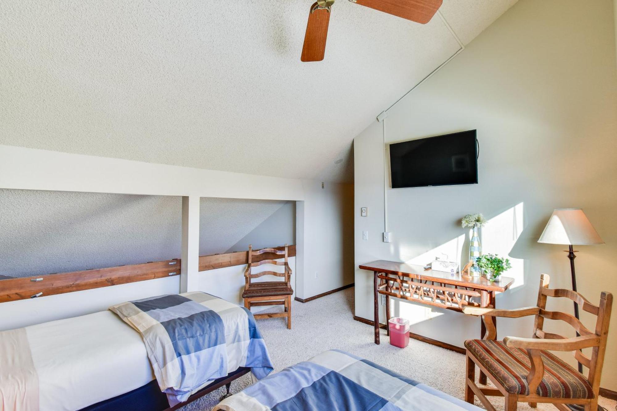 Central Steamboat Condo Outdoor Hot Tub And Pool! Стимбот Спрингс Экстерьер фото